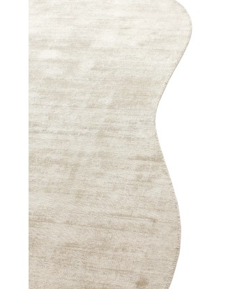 Tapis viscose forme organique Nate 180x270cm plus qu'un jeu 